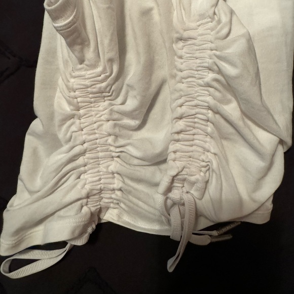 Lululemon tank - Picture 2 of 5